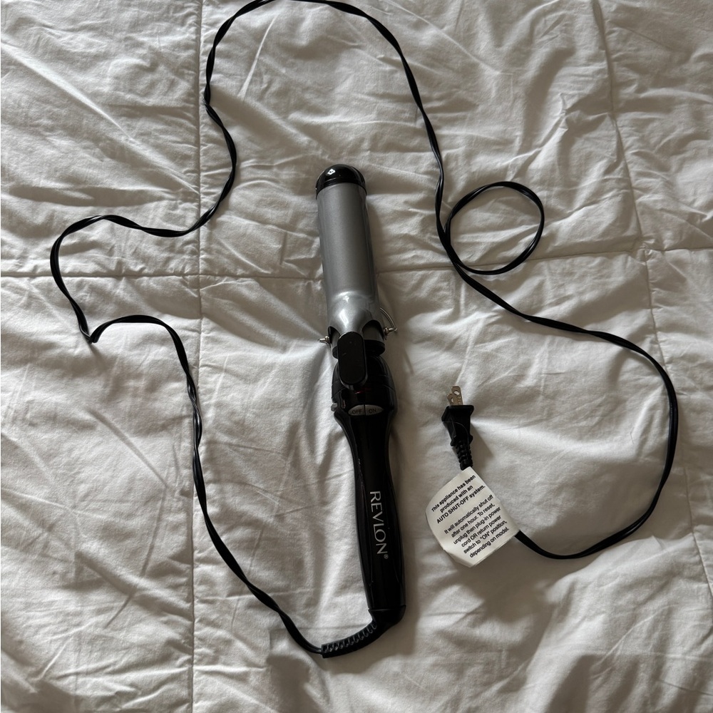 Revlon 1.5 Inch Curling Iron | Ceramic Barrel | Classic Curls & Waves